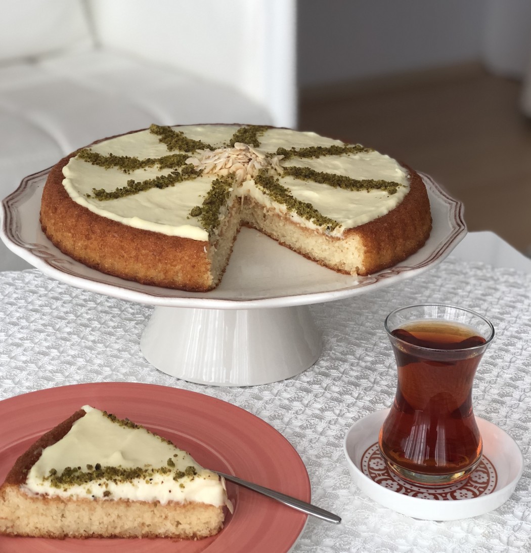 Muhallebili ve İrmikli Kek Tesettür Yakası